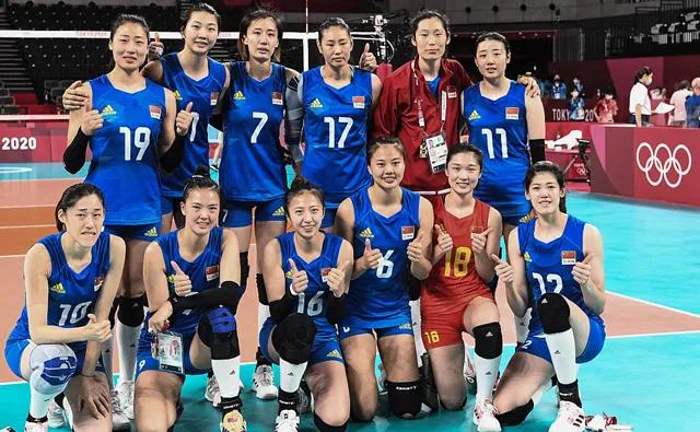 深藏功与名！郎平深夜悄悄离开，万千球迷来送行，却扑了个空